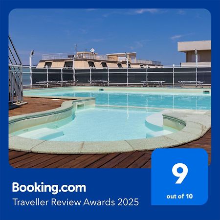 Residence Hotel Club House Cattolica Buitenkant foto