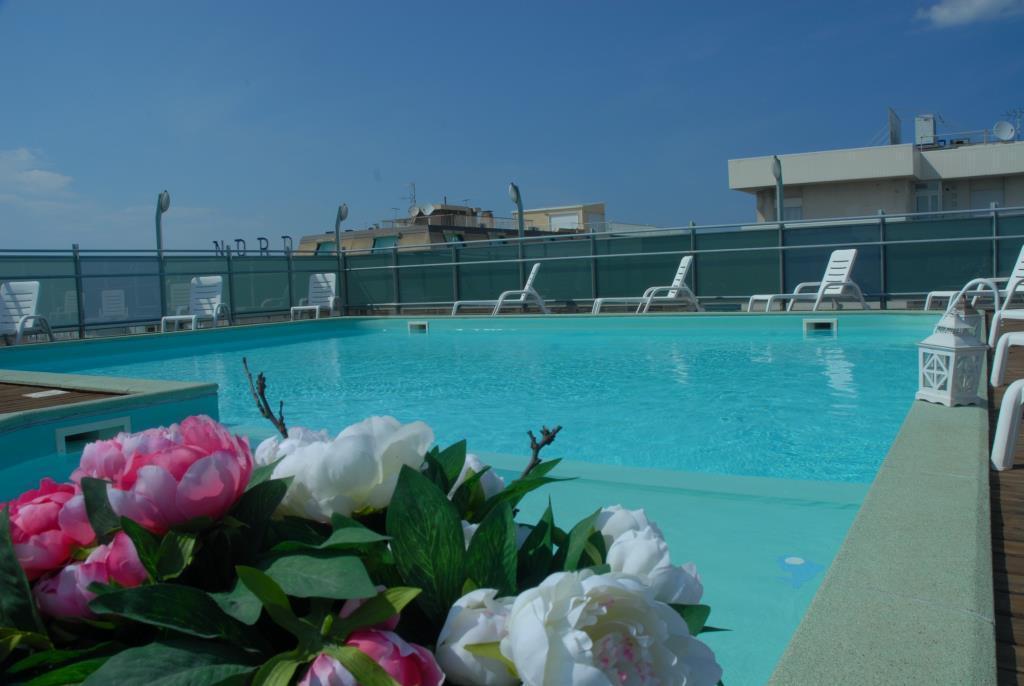 Residence Hotel Club House Cattolica Buitenkant foto