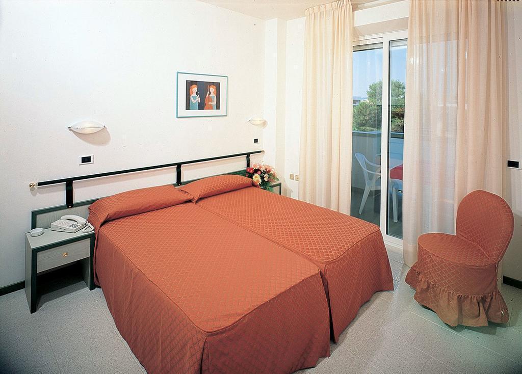 Residence Hotel Club House Cattolica Buitenkant foto